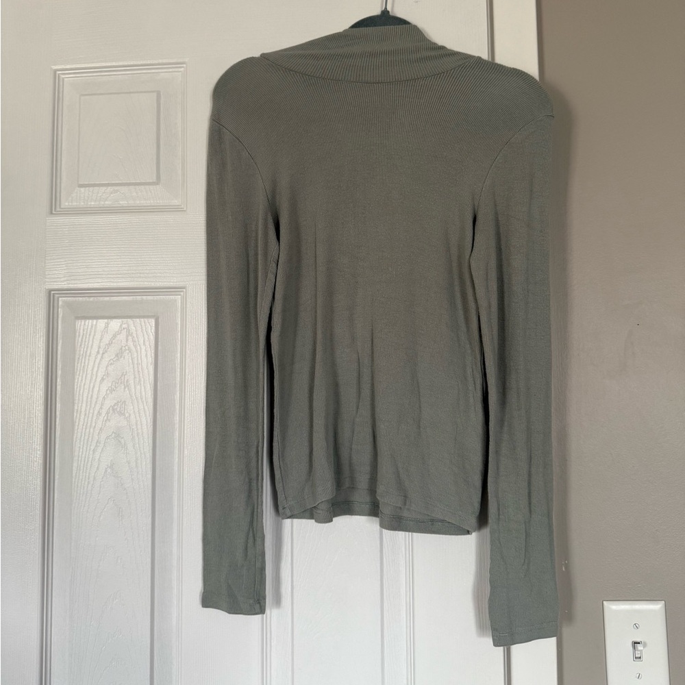 Aritzia Wilfred Grey Thermal Layering Mock Neck Sweater Base Layer